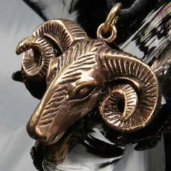 Widderkopf Bronze Anhänger Schmuck