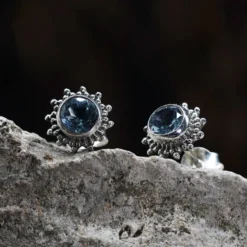 Zeitlose Ohrstecker Blauer Topas Facettiert Damen Ohrring 925 Silber (Paar)