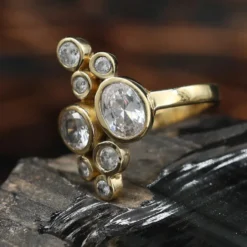 Zeitloser feiner Zirkonia Ring Damen Schmuck Messing Kristall